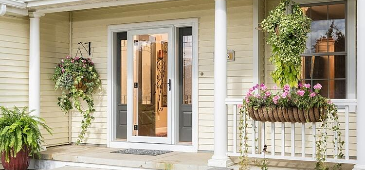screen door installation in Sudbury